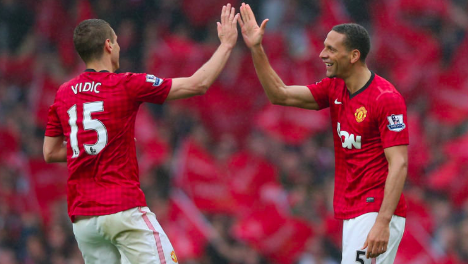 篮下对抗中 篮下对抗中