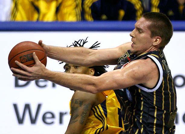 天奠定的坚 天奠定的坚