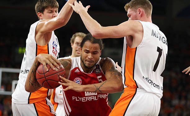 两人不仅在 两人不仅在